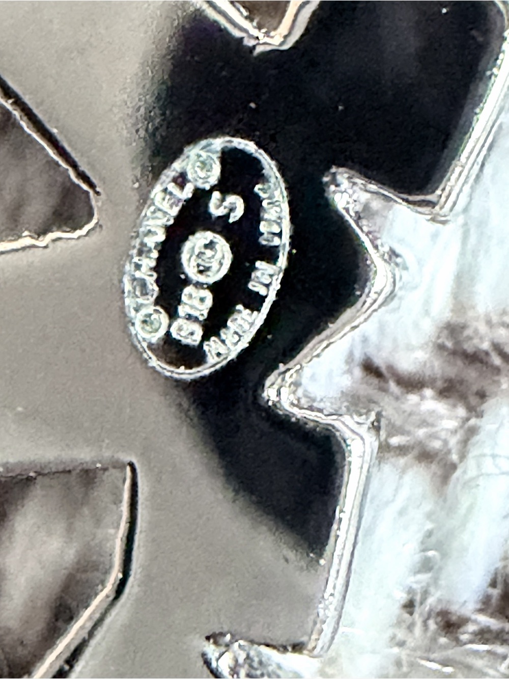 CHANEL CC RUTHENIUM/BLACK 2018 CRYSTAL STUD EARRINGS + BOX - Picture 7 of 11